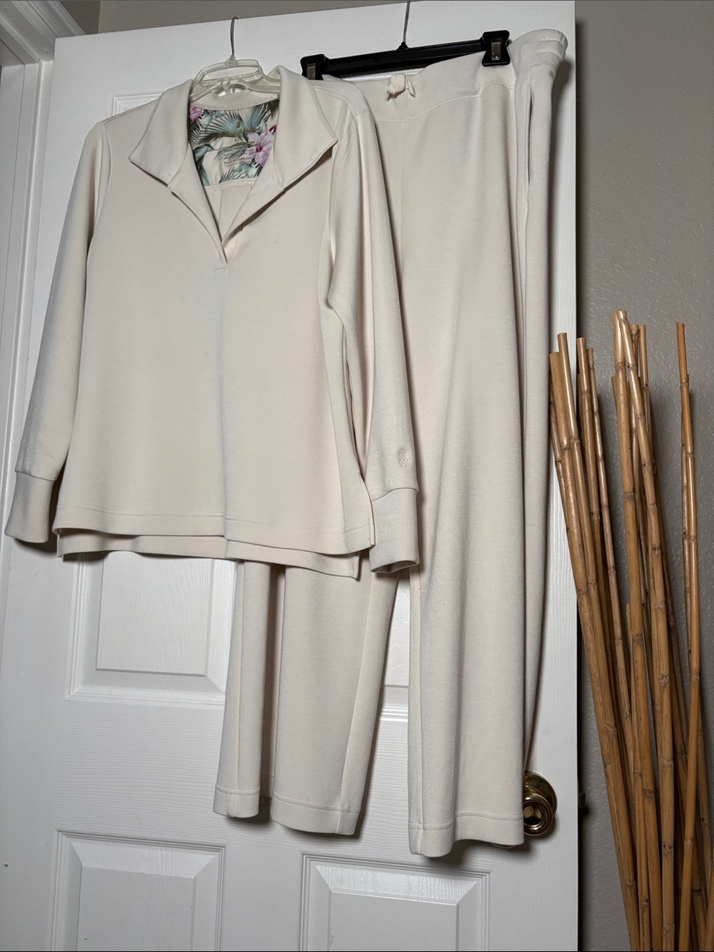 Tommy Bahama Cream Women's Two-Piece Lounge Pantsuit